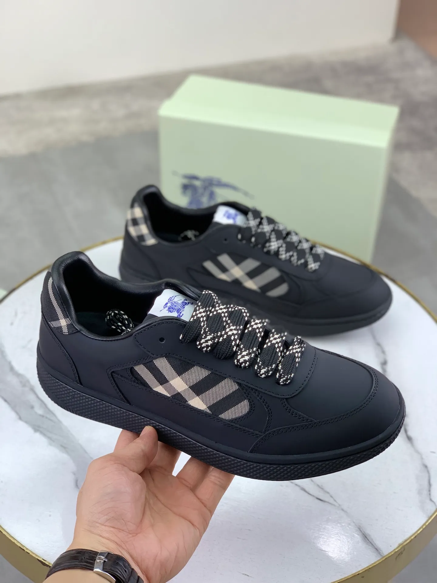 Factory price P640 [BURBERRY] Burberry - High-end quality original order - Upper: imported 🔝 original material - Inner lining: cowhide lining, feet; water-dyed cowhide - Outsole: ultra-light TPR rubber; two-color molded outsole - Super high quality control · Fine workmanship: highlighted (high-end, extravagance, grade) -Size: 39-45 (Male 38 46 can be customized) · Color: Multi-color optional